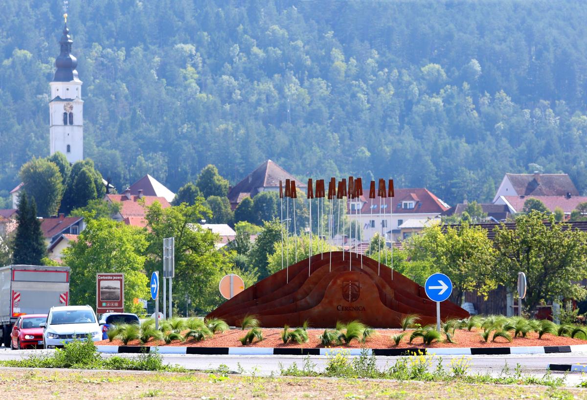 KROŽIŠČE V CERKNICI cerknica.si