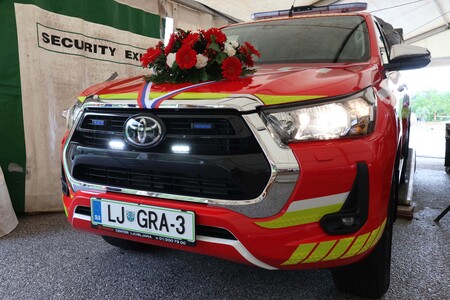 Predaja gasilskega vozila  GVGP-1 PGD Grahovo 01 Foto Ljubo Vukelič