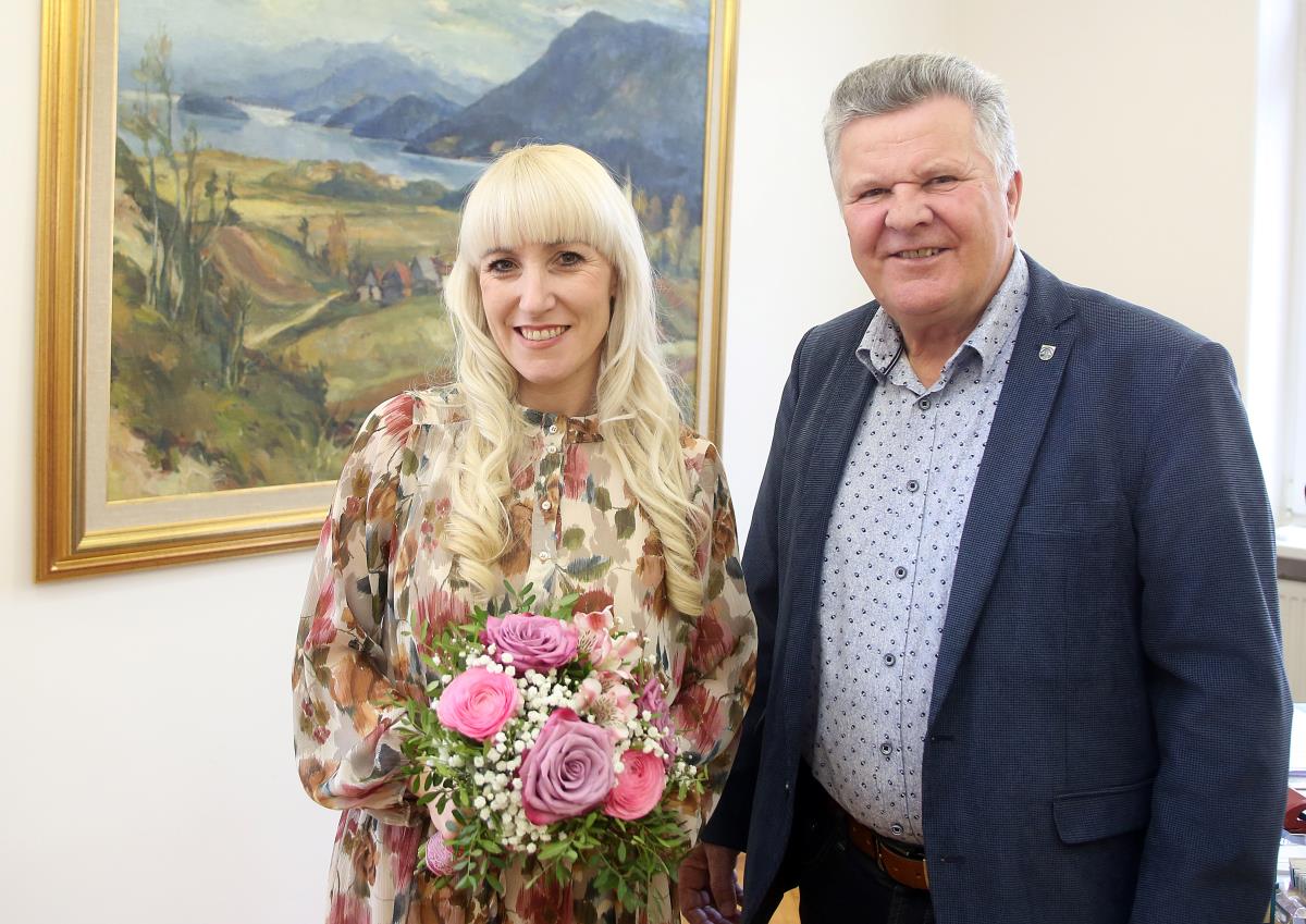 Župan sprejel Slovenko leta - cerknica.si