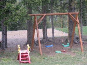  UREJANJE OTROŠKEGA IGRIŠČA V NOVEM NASELJU BEGUNJE, 2011